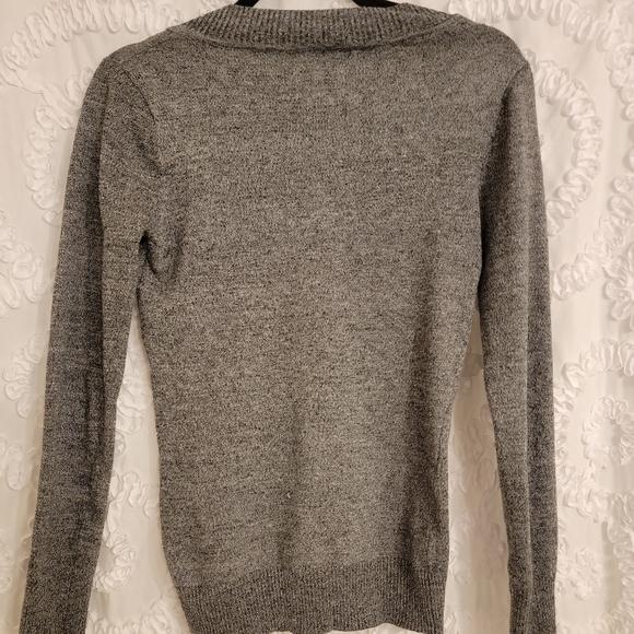 V- neck sweater - Picture 2 of 6